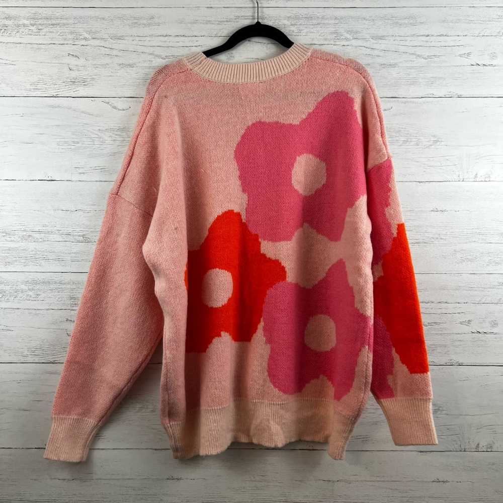 🚨SOLD🚨NWT FLORAL SWEATER - Picture 2 of 6